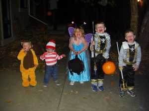 The whole gang: Sarah, Benjamin, Phoebe, John, and Thomas (they were both silver Power Rangers). Check out those ninja poses!